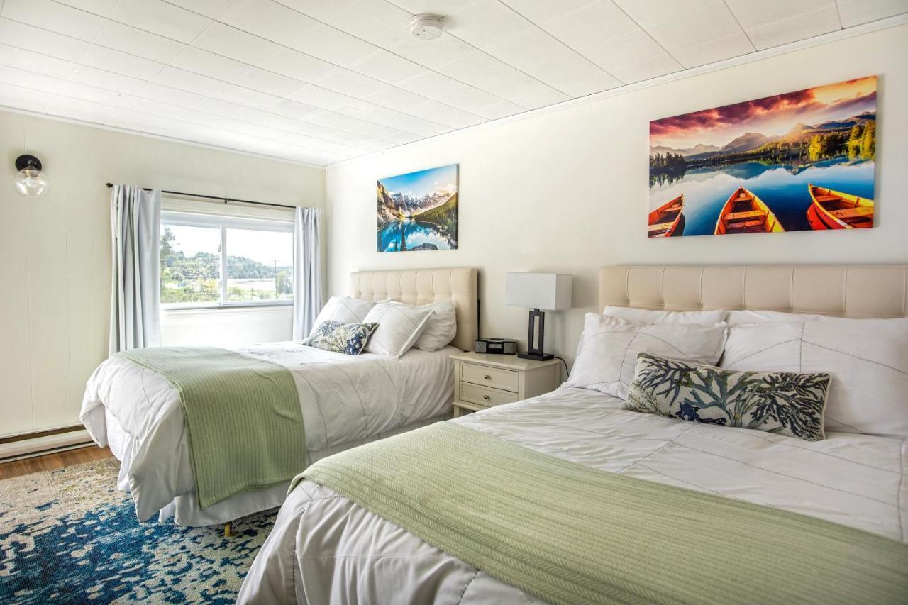 Friars Bay & Hotel