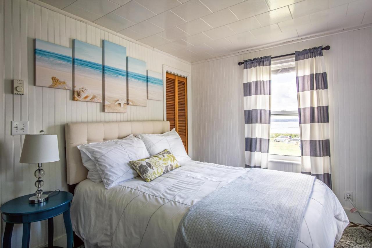 Friars Bay & 3*