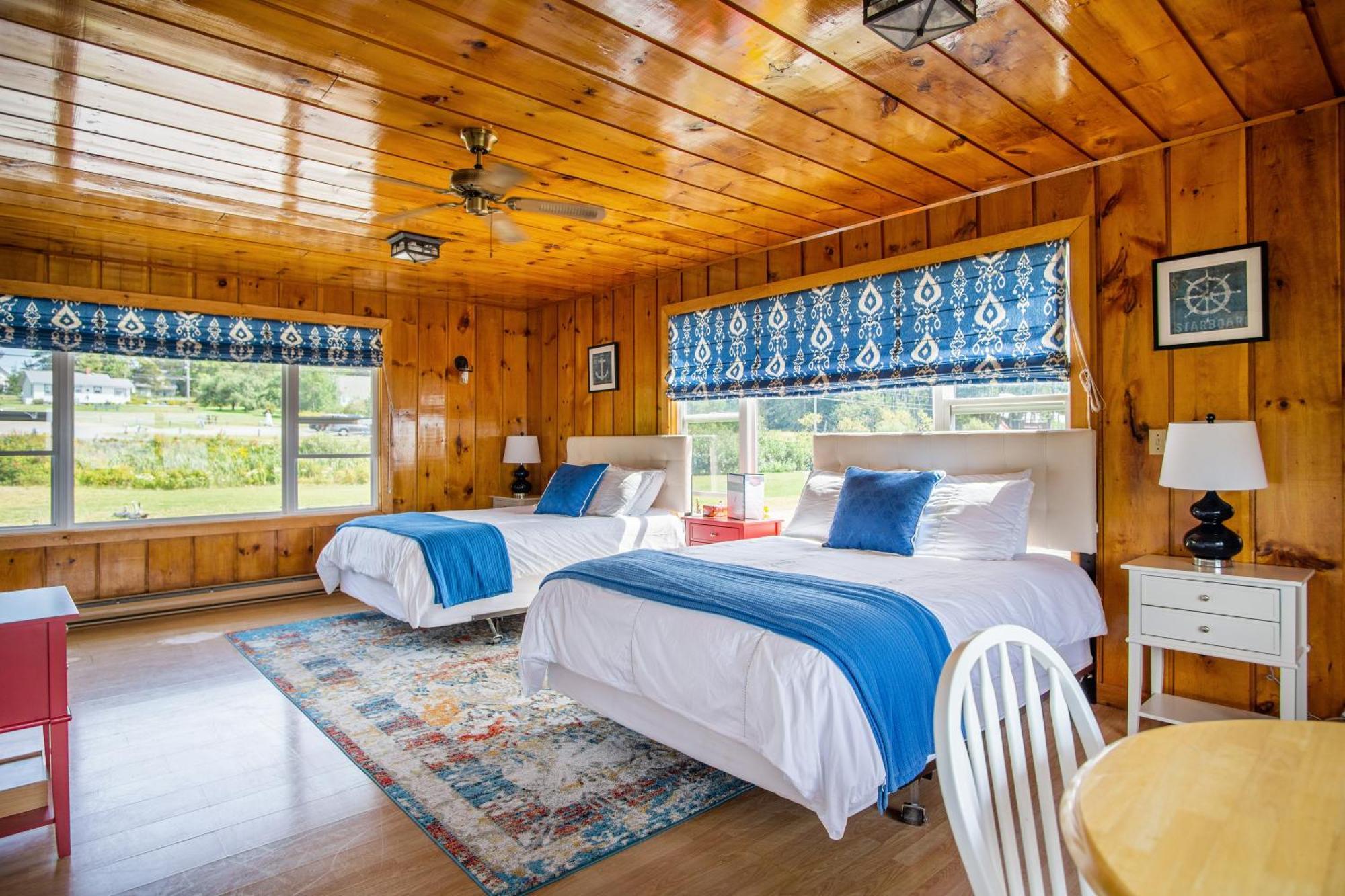 Friars Bay & Hotel