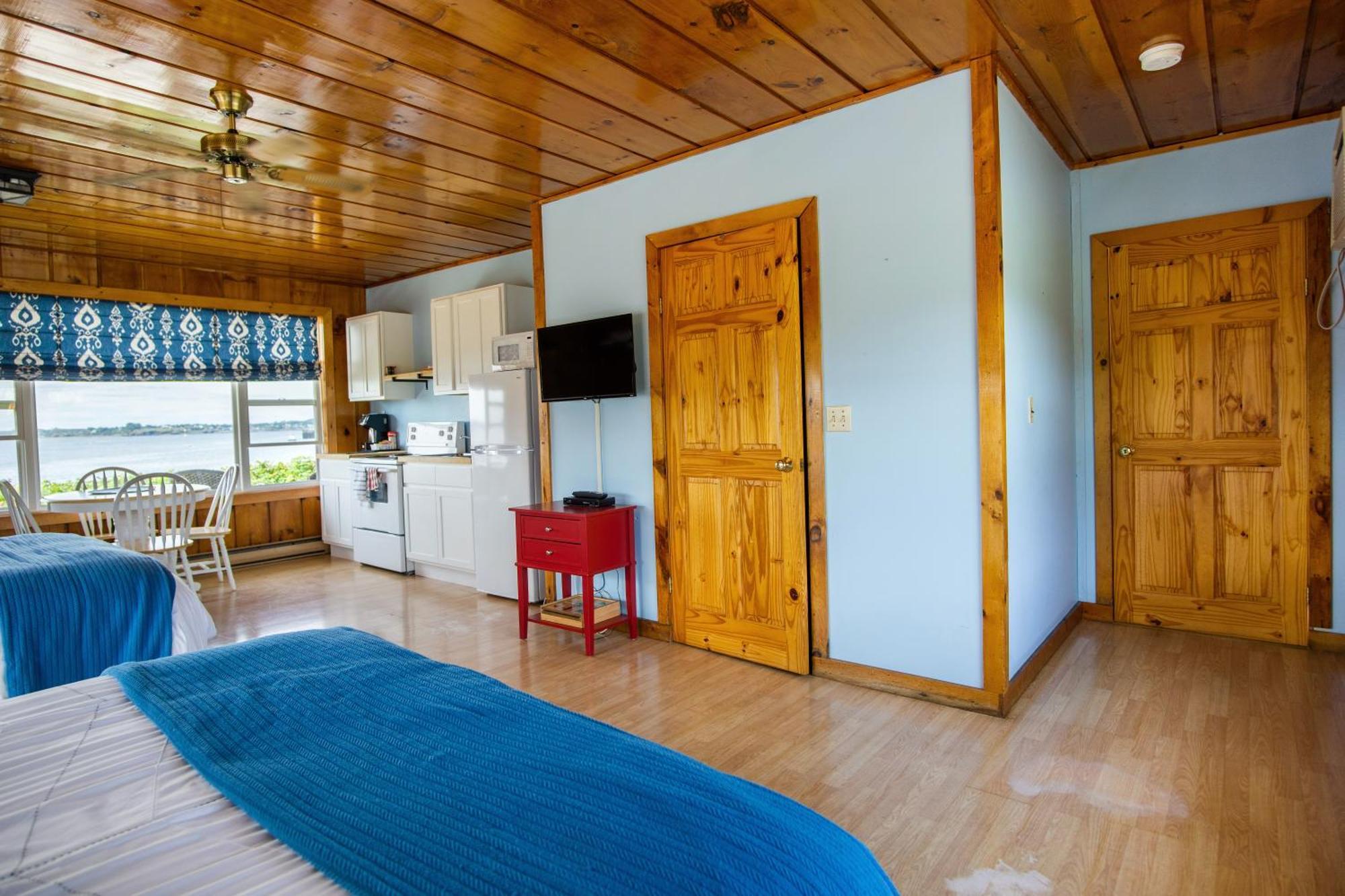 Friars Bay & 3* Welshpool